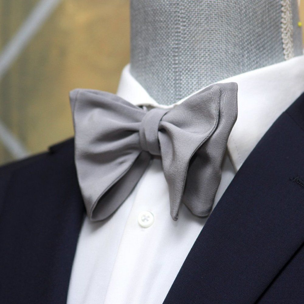 Men's Self-tied Bow‎ Tie 100%Silk Big Butterfly Solid Grey S680